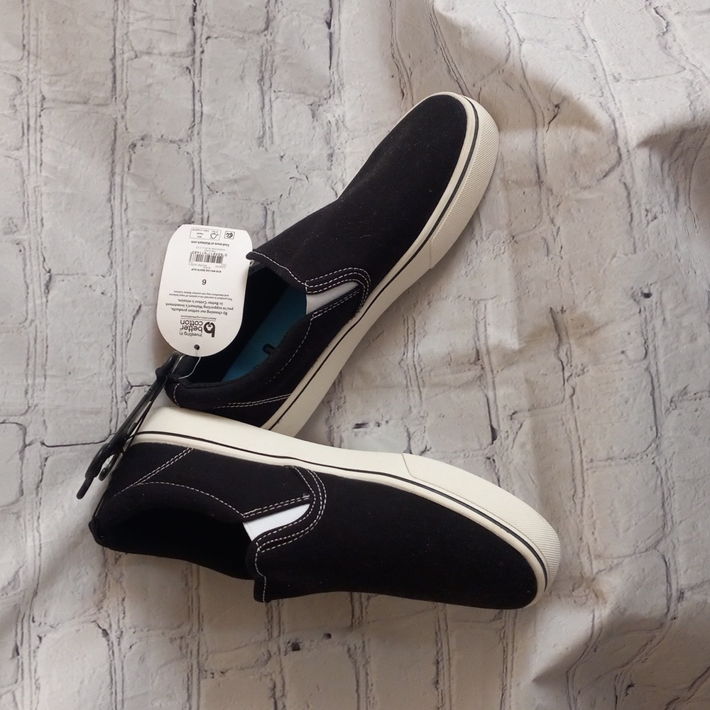 NWT Wonder Nation Canvas Skate Slip On Shoe Size 6y
